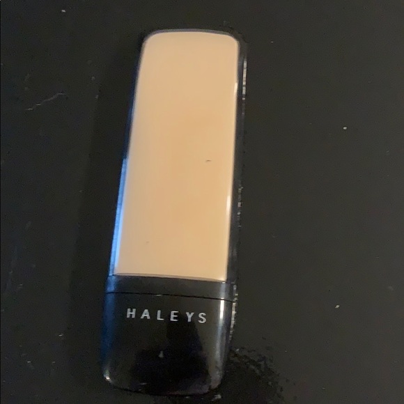 haleys matte foundation